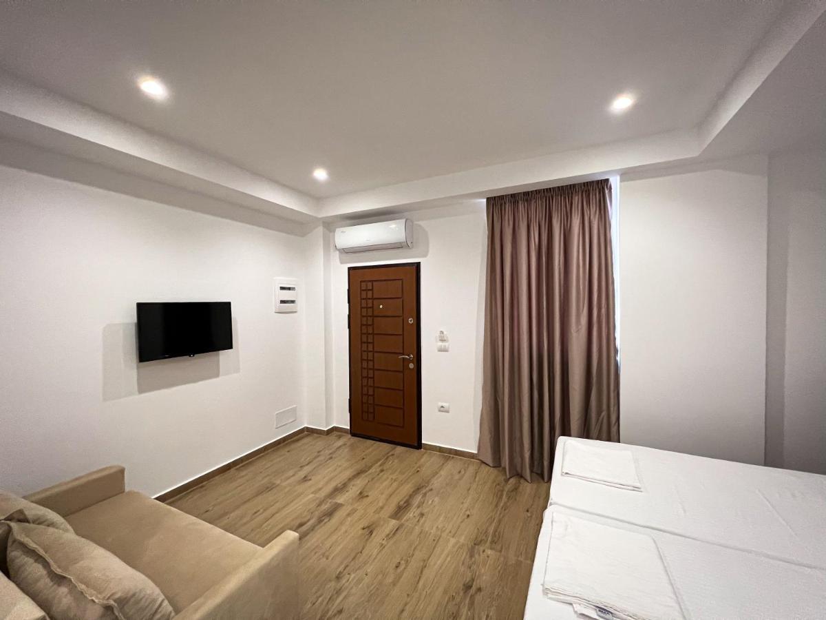 Klea B Sarandë